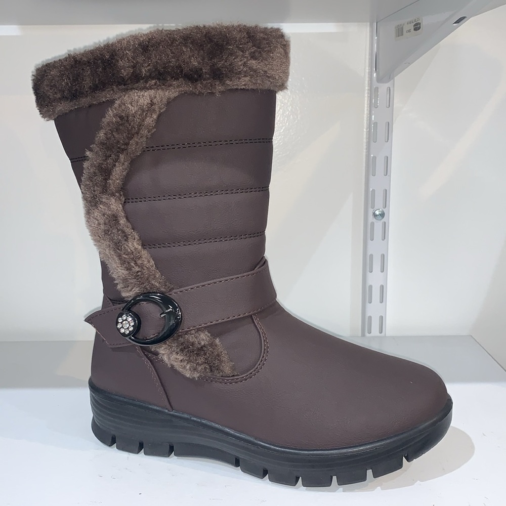 BROWN FUR LINED BOOTS